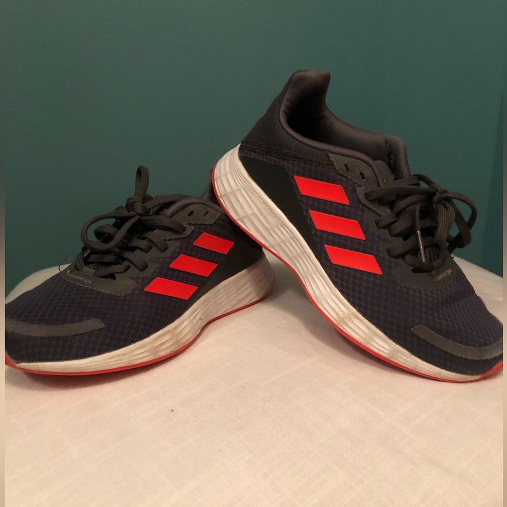 Kids Adidas sneakers (only worn once!) size 1.5